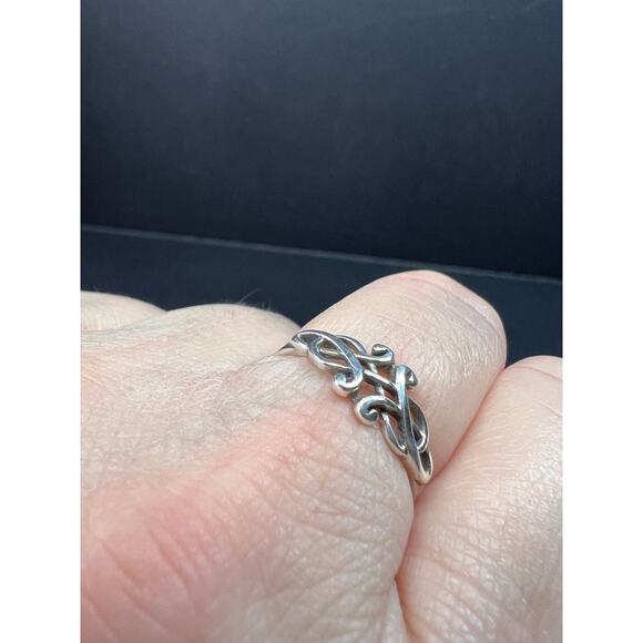 Vintage Celtic knot work sterling silver ring size 8 - Picture 13 of 16